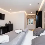 10 Heritage Rooms