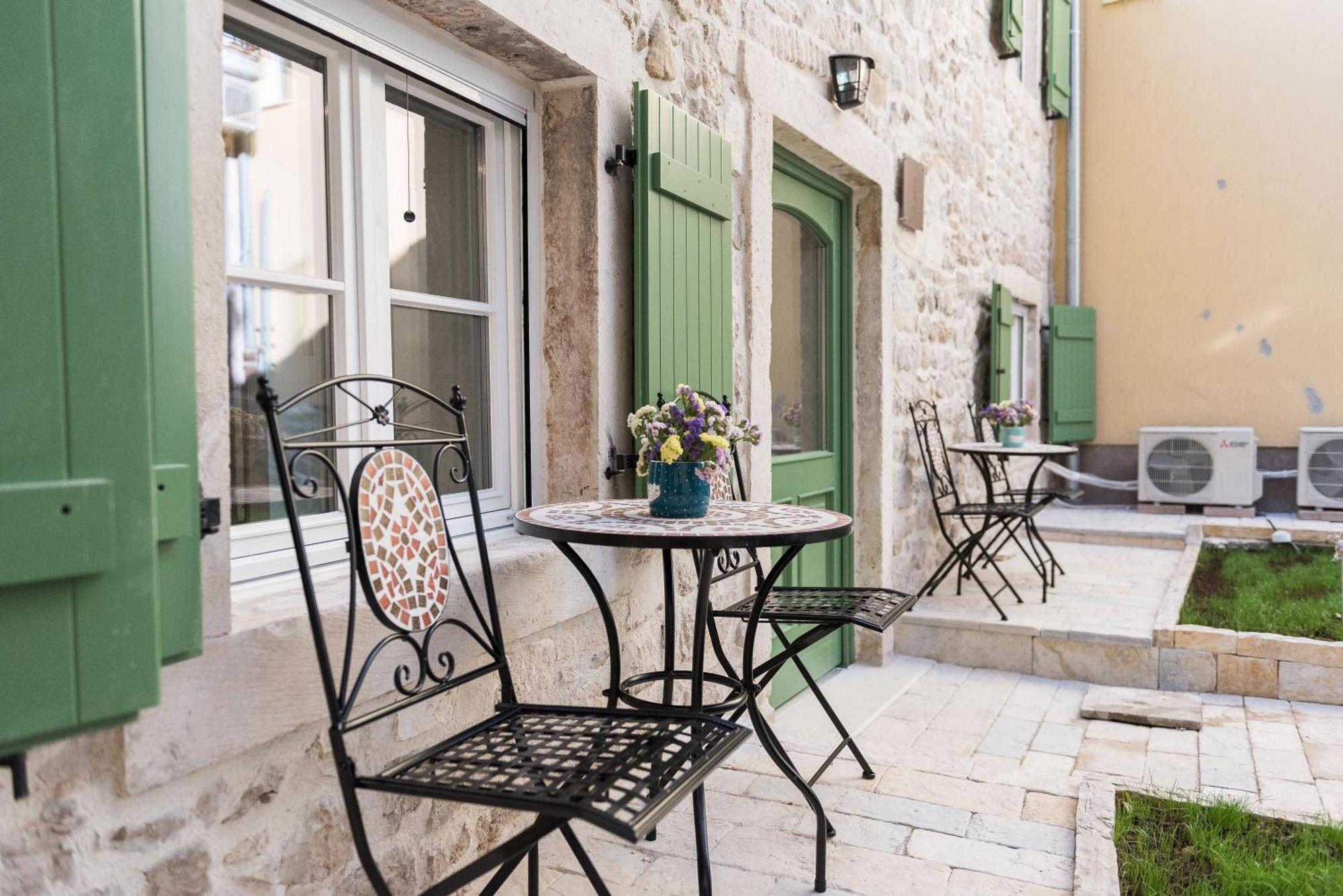 10 Heritage Apartment